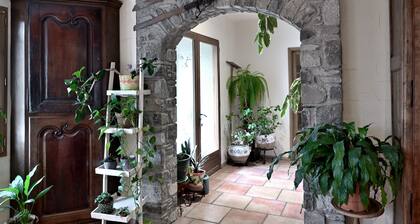 Chambre dâhĂŽtes « Chambre Gentiane » avec vue montagne, terrasse et jardin partagĂ©s