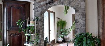 Bed and Breakfast 'Chambre Hellebores' with Mountain View, Shared Terrace and Wi-Fi
