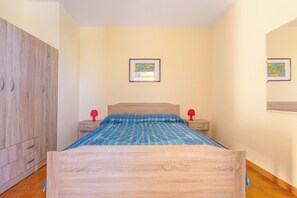 Fer et planche à repasser, accès Internet