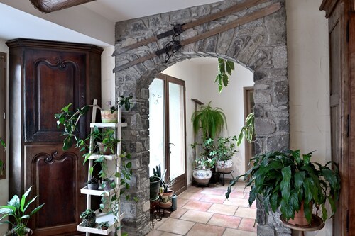 Bed & Breakfast „Chambre Rhododendron“ mit Bergblick, Gemeinschaftsterrasse & WLAN