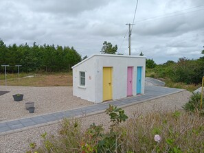 Exterior - Peaceful home in Ranafast at the edge of the Atlantic Ocean. (Ranafast)