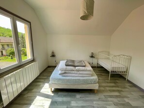 4 dormitorios, tabla de planchar con plancha, wifi