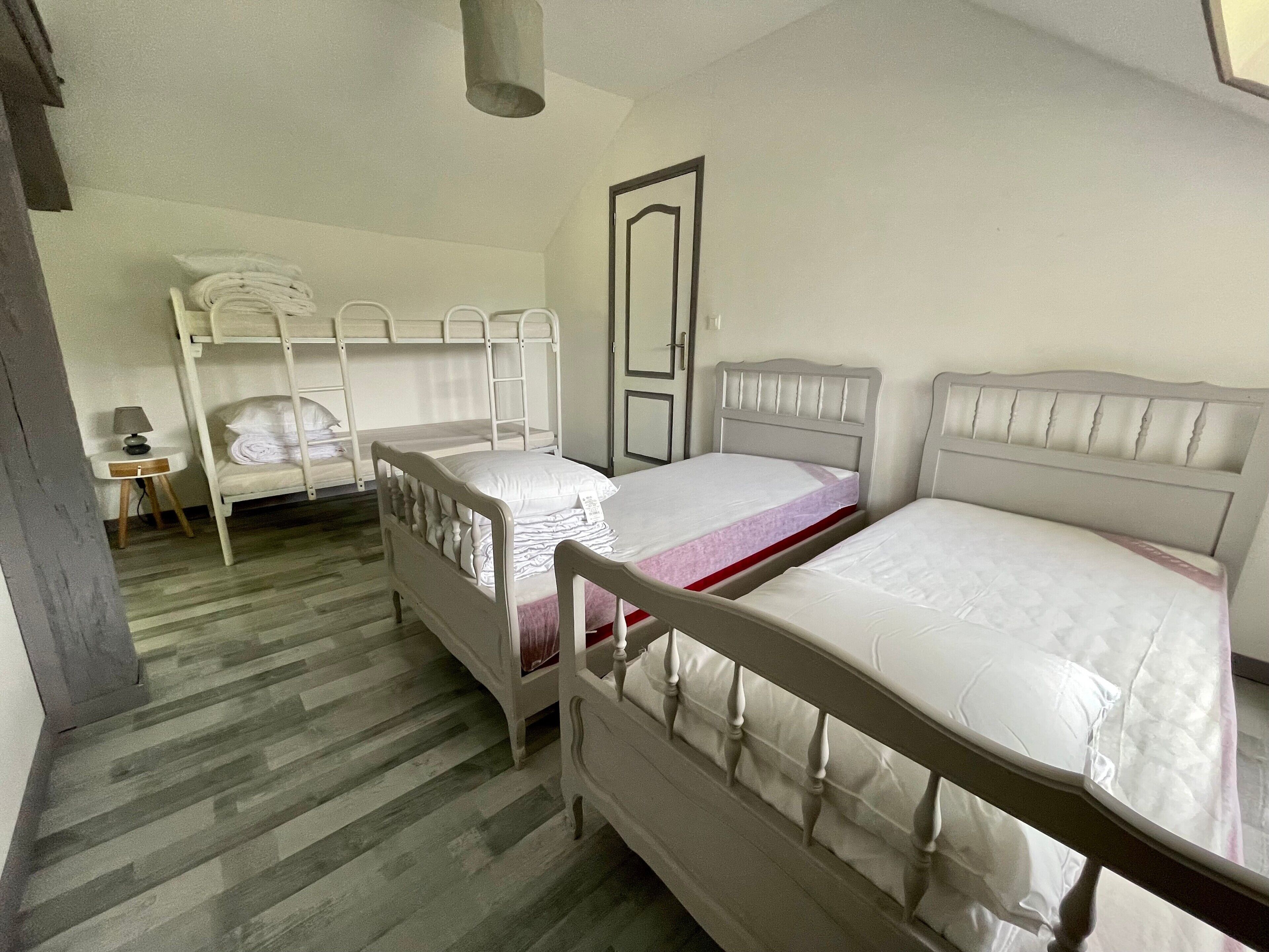 4 Schlafzimmer, Bügeleisen/Bügelbrett, WLAN