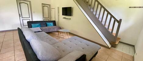 Télévision, table de tennis de table