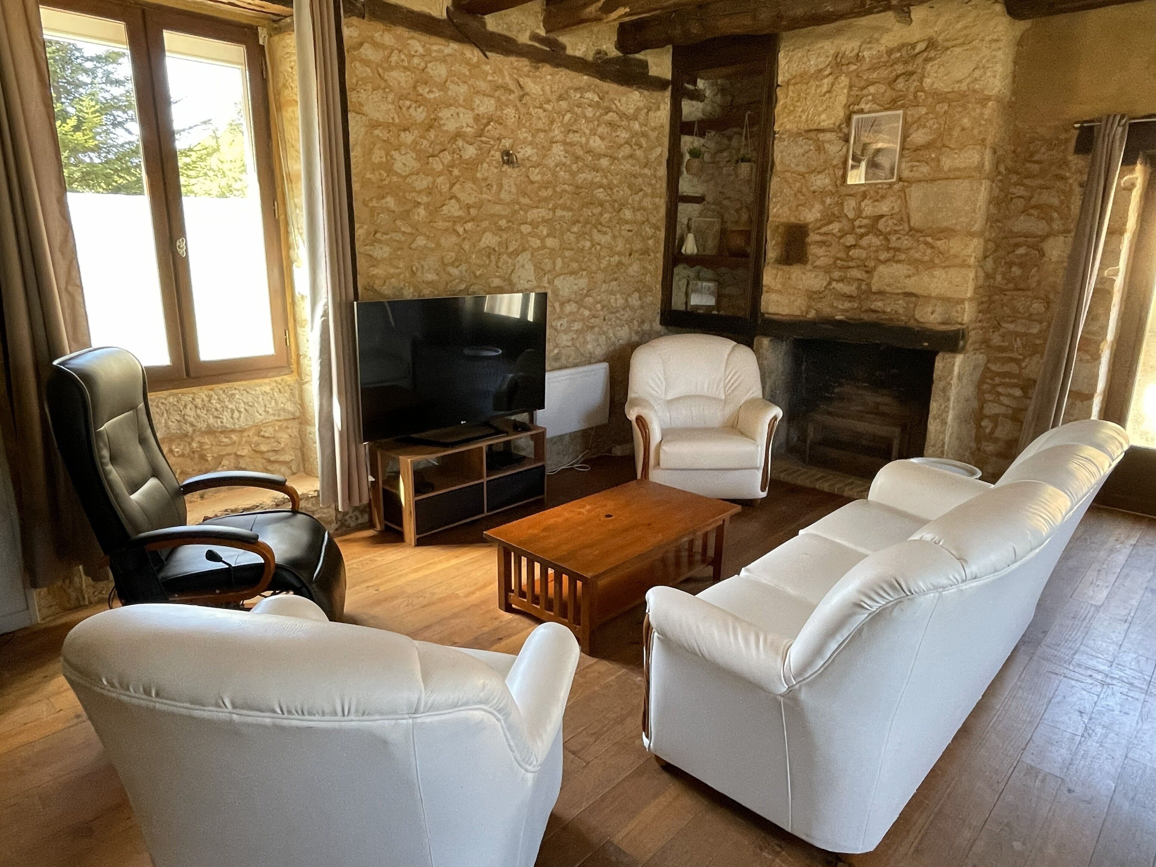 TV, fireplace, DVD player, table tennis