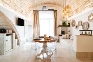 Dining - Dimora Gente di Mare by BarbarHouse (Polignano a Mare)