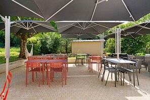 Outdoor dining - The “Watermill Suite” for 4 – Pool (Valojoulx)