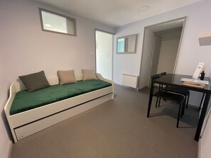 Interior - The “Watermill Suite” for 4 – Pool (Valojoulx)