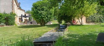 Suite du Moulin à Vent Apartment with Shared Pool, Communal Garden and Wi-Fi