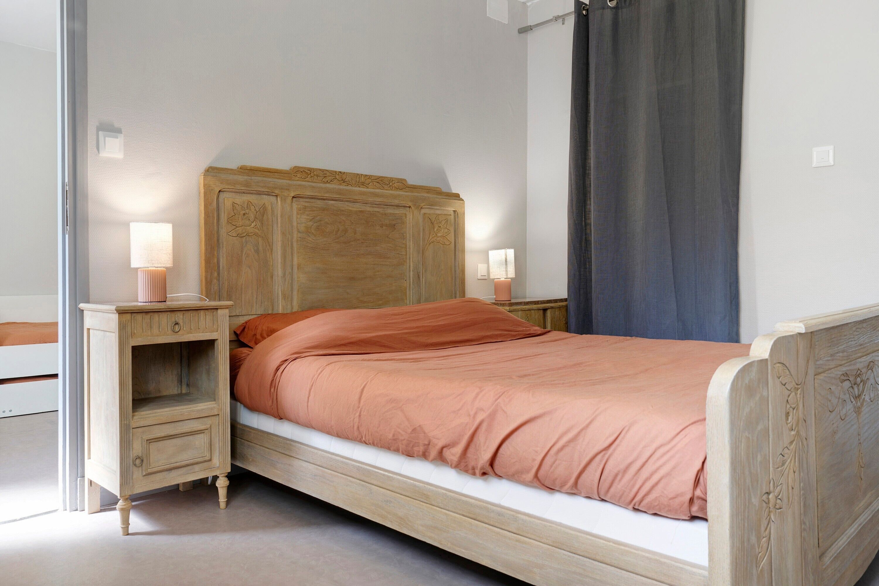 1 slaapkamer, een strijkplank/strijkijzer, wifi, beddengoed