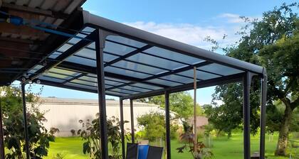 Apartment „Wiese“ mit privater Terrasse, Garten und WLAN