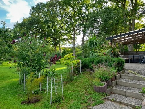 Apartment „Wiese“ mit privater Terrasse, Garten und WLAN