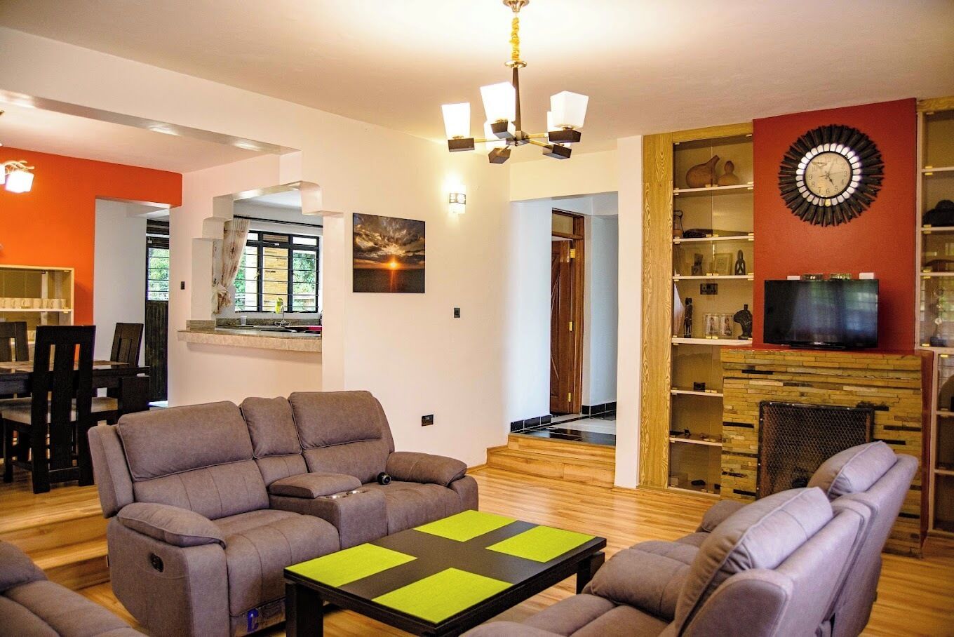 デラックス ダブルルーム | リビング エリア | 32 インチのスマートテレビ (デジタル放送視聴可)