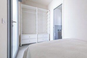 Iron/ironing board, Internet