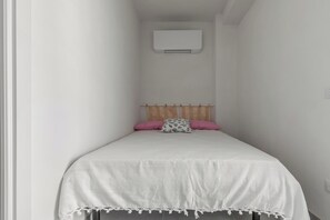 Fer et planche à repasser, accès Internet