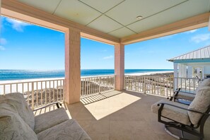 Property grounds - NEW LISTING!! SUMMER BREEZE - Beachfront Home- NO HASSLE CHECK OUT (Gulf Shores)