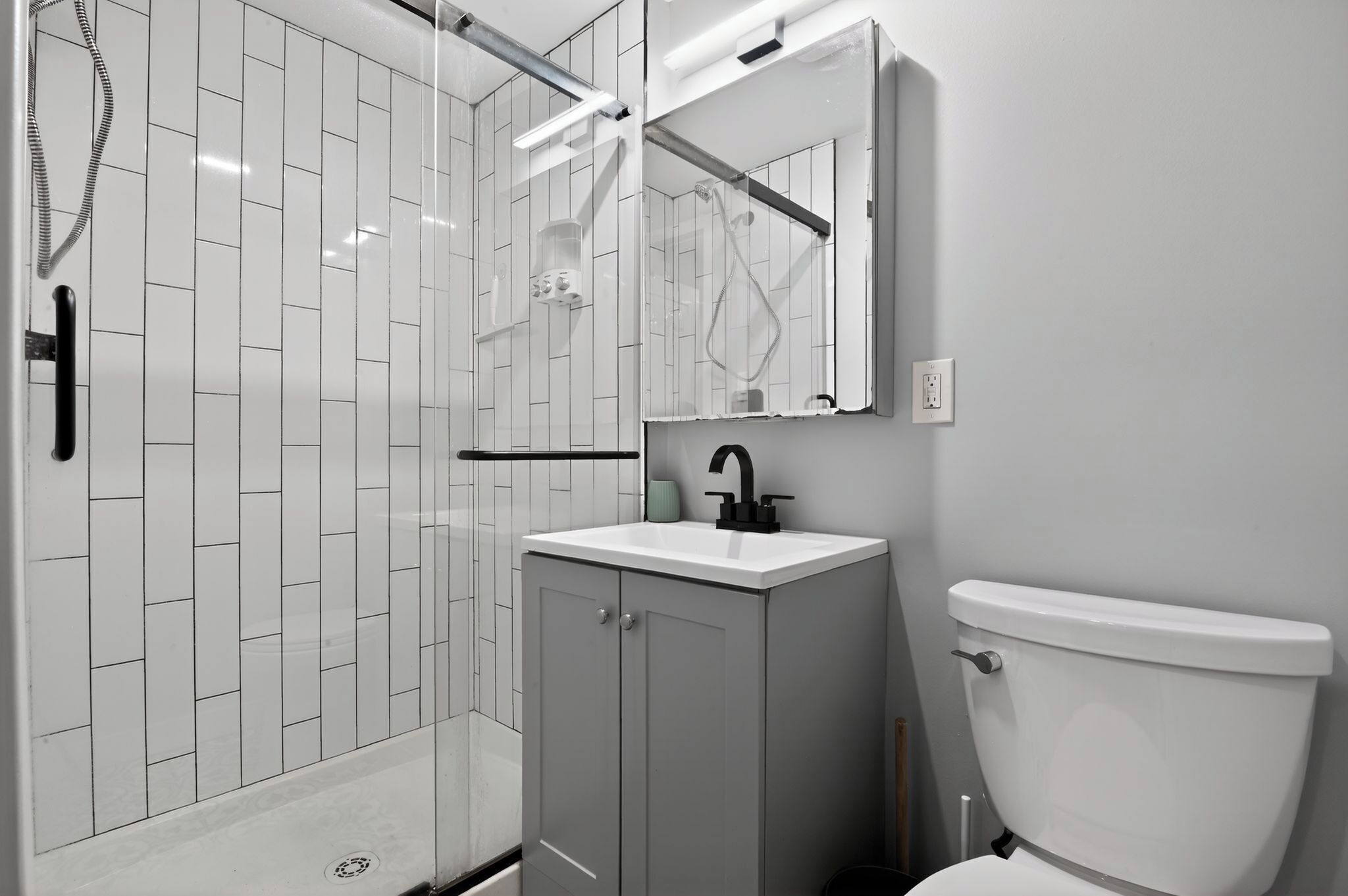 Handtücher, Seife, Toilettenpapier