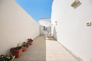 Outdoor dining - Marebello by BarbarHouse (Torre Chianca)