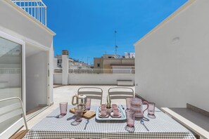 Outdoor dining - Casa della Farfalla by BarbarHouse (Polignano a Mare)