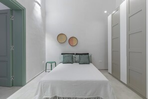 Tabla de planchar con plancha, Internet, ropa de cama