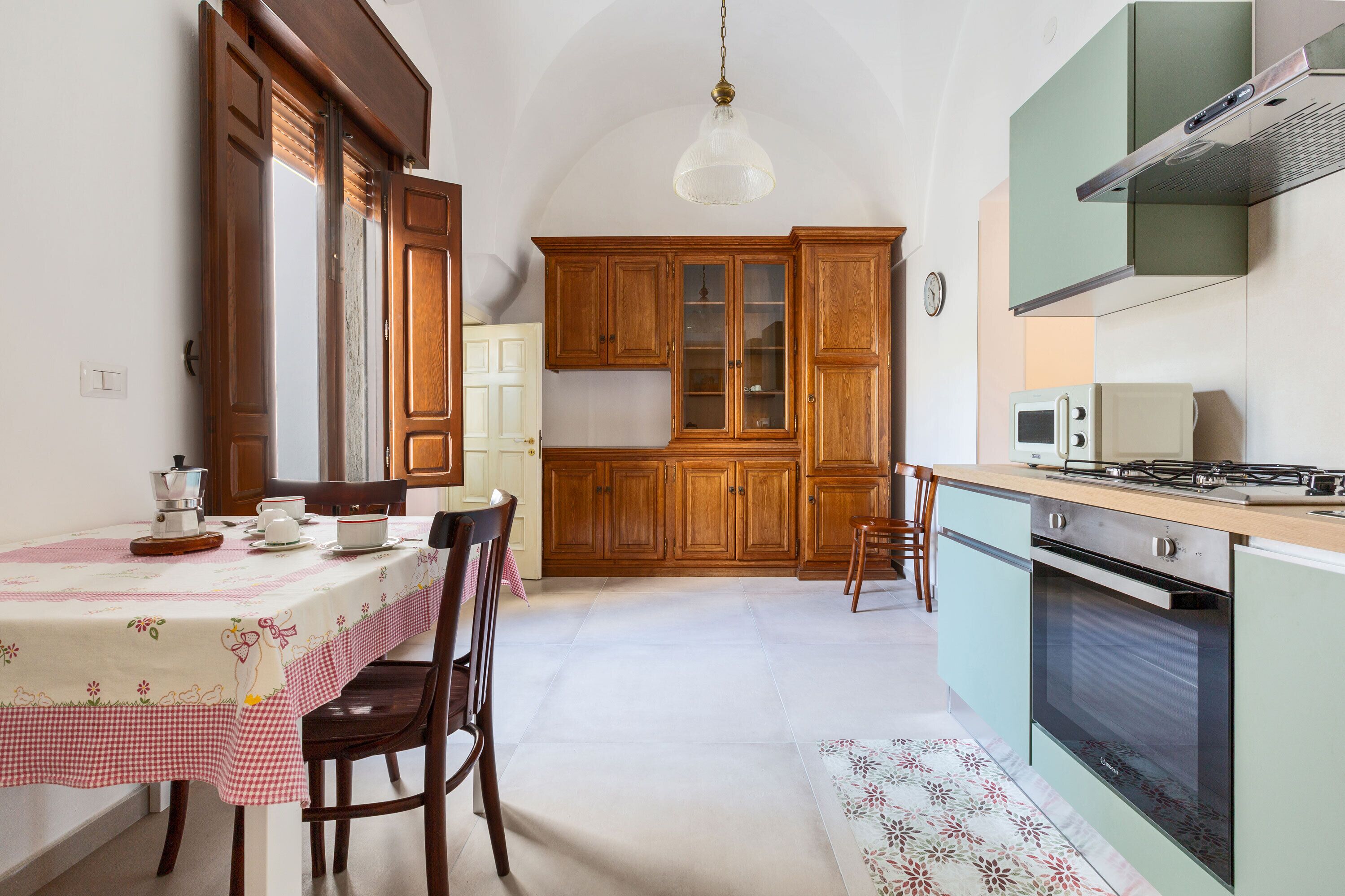 Macchina per tè/caffè, frigorifero, microonde, forno