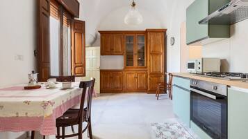 Macchina per tè/caffè, frigorifero, microonde, forno