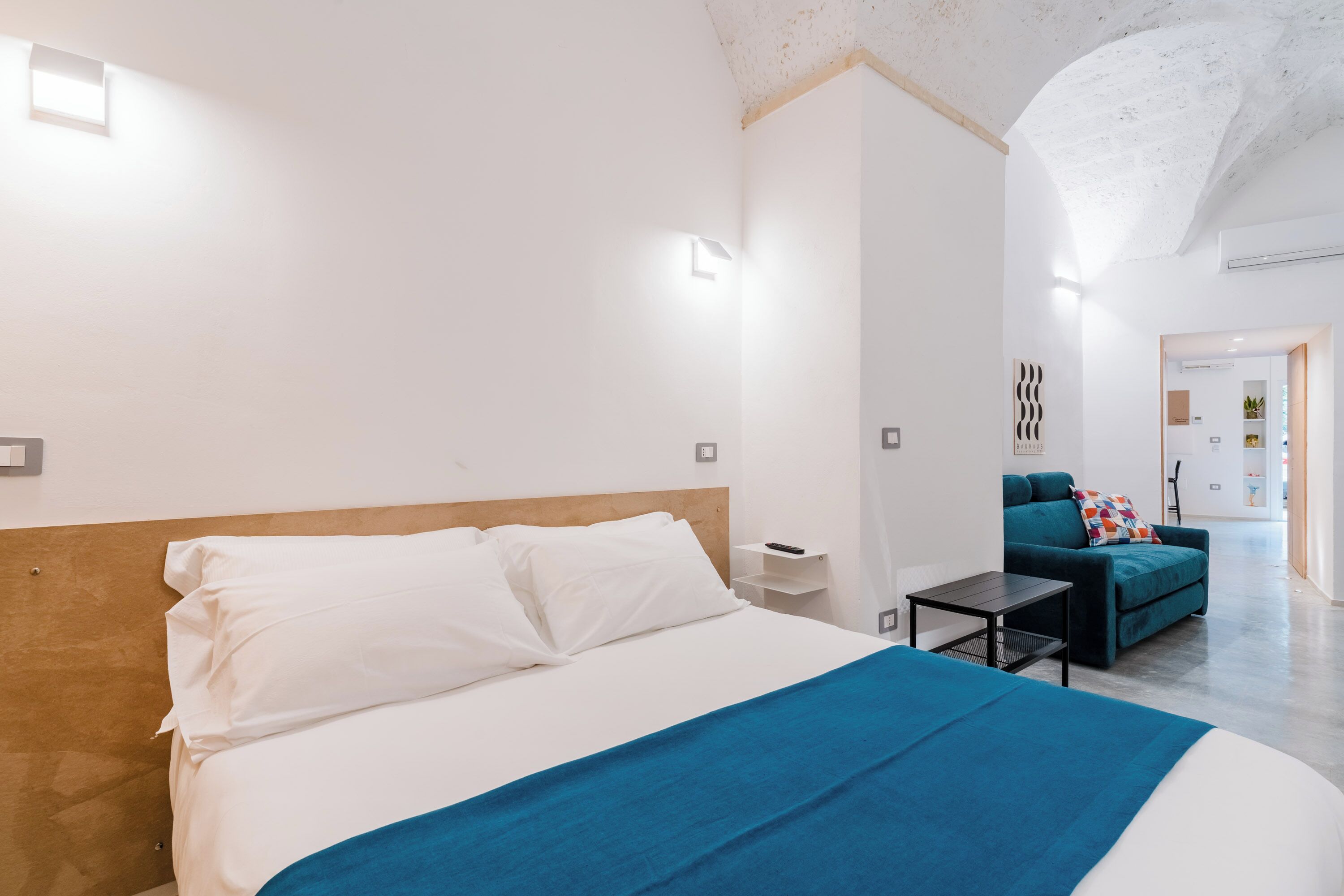 خدمة الإنترنت وملاءات أسرّة