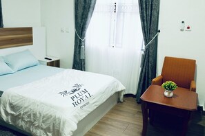 3 chambres, fer et planche à repasser, Wi-Fi, draps fournis