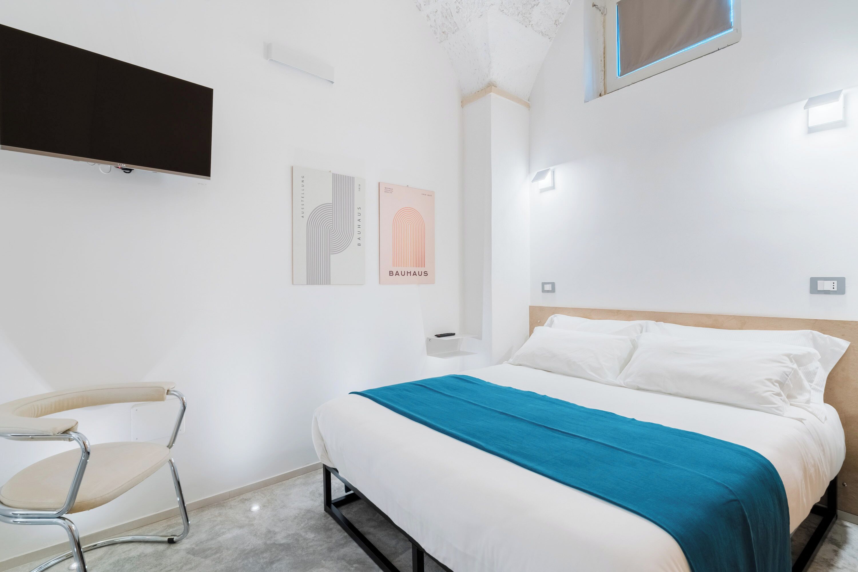 خدمة الإنترنت وملاءات أسرّة