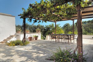 Outdoor dining - Trullo della Fontana di Sant`Anna by Perle di Puglia (Ceglie Messapica)