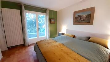 4 chambres, fer et planche à repasser, Wi-Fi