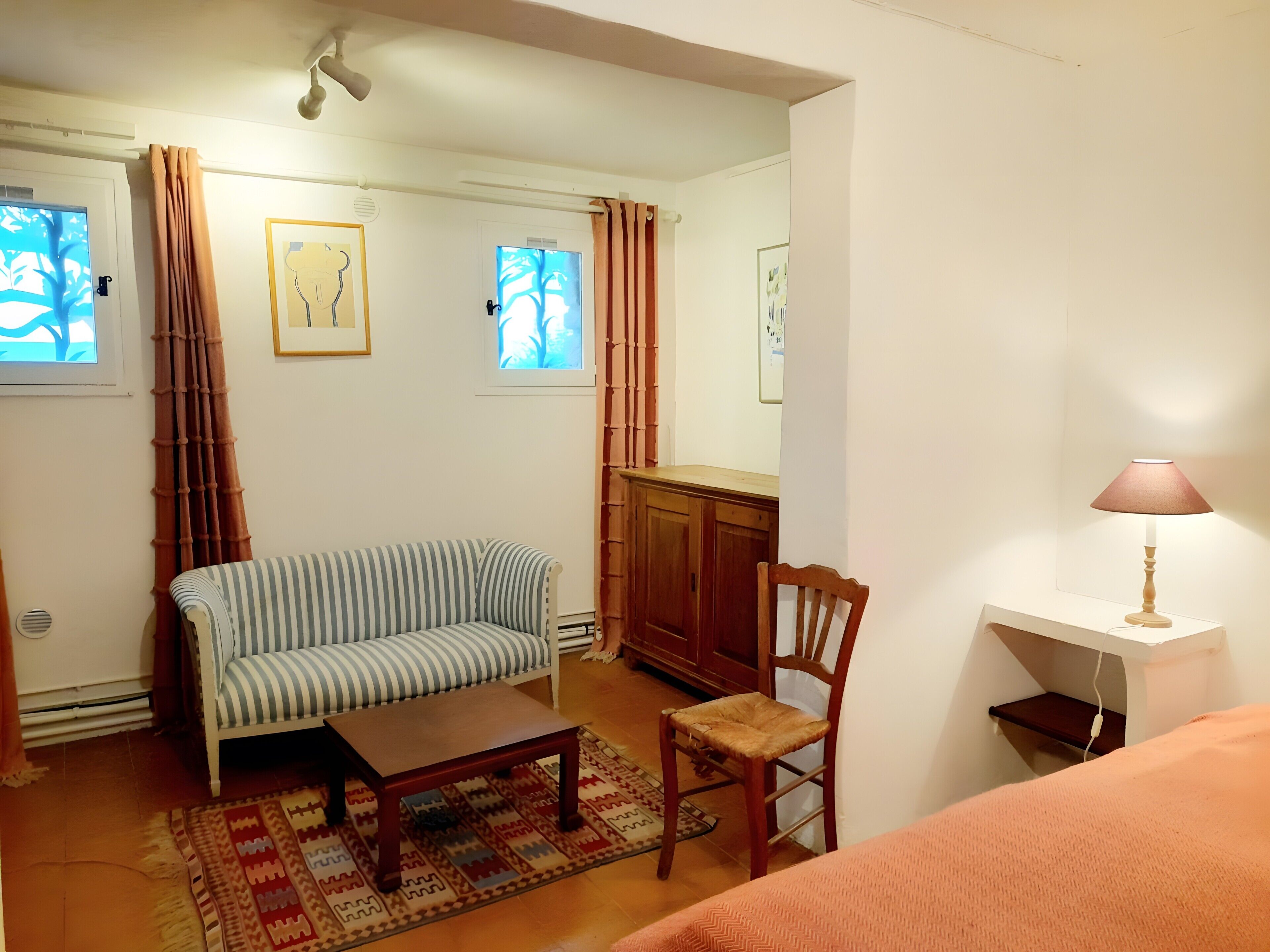 4 عدّة غرف نوم ومكواة/لوح كي وواي فاي