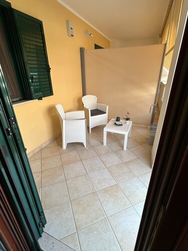 MaVa Rooms, breakfast included, 300mt from the sea and 800 from the center