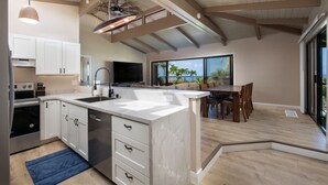 Oven, dishwasher - Kona Beach House Getaway (Kailua-Kona)