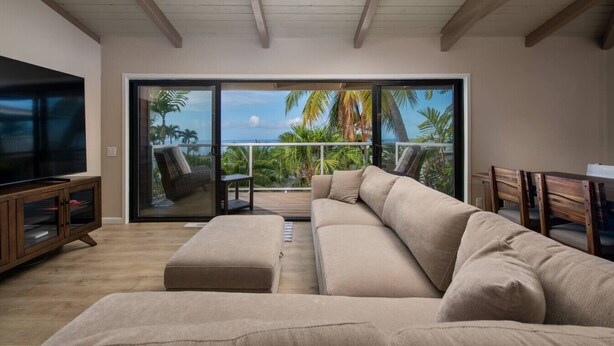 TV - Kona Beach House Getaway (Kailua-Kona)