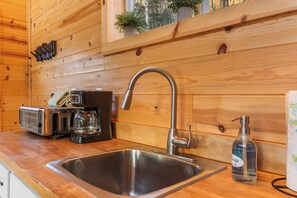 Interior - The Hummingbird - Mountaintop Cabin w/ Hot Tub (Stanton)