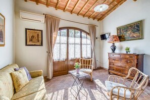 Sassicaia | Living area