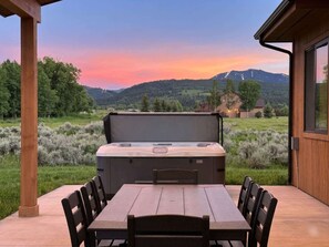 Outdoor dining - Teton Gateway Lodge Near Jackson Hole | Hot Tub (Victor)
