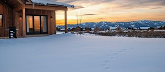 Teton Gateway Lodge Near Jackson Hole | Hot Tub