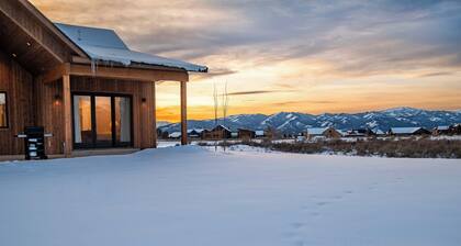 Teton Gateway Lodge Near Jackson Hole | Hot Tub