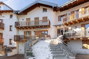 Exterior - Apartment 'Lory' with Mountain View and Balcony (Daldoss)