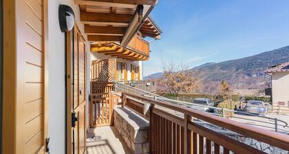 Apartment 'Lory' with Mountain View and Balcony