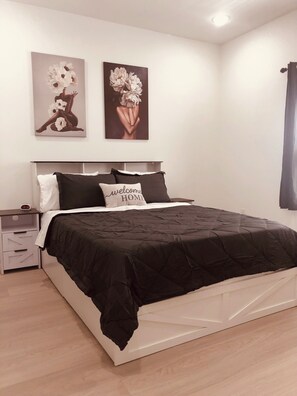 3 bedrooms, iron/ironing board, WiFi, bed sheets