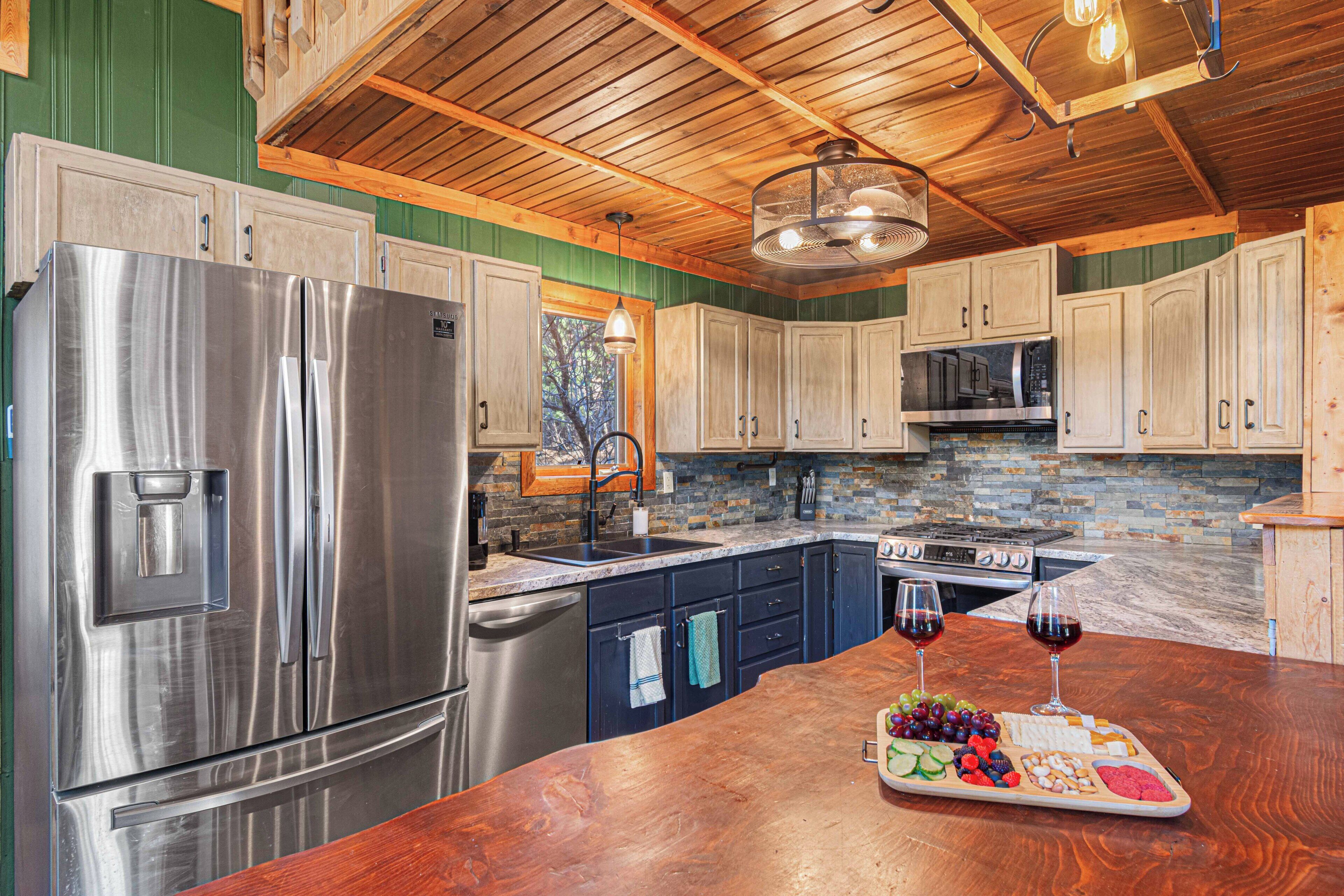 Micro-ondes, four, plaque de cuisson, lave-vaisselle