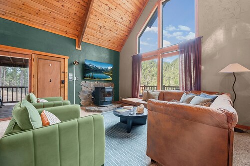 Rushmore Retreat - 3-bedroom cabin with views of Mt. Rushmore in Keystone