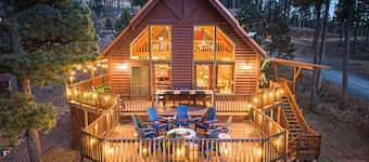 Rushmore Retreat - View of Mt Rushmore + Hot Tub + Game Room