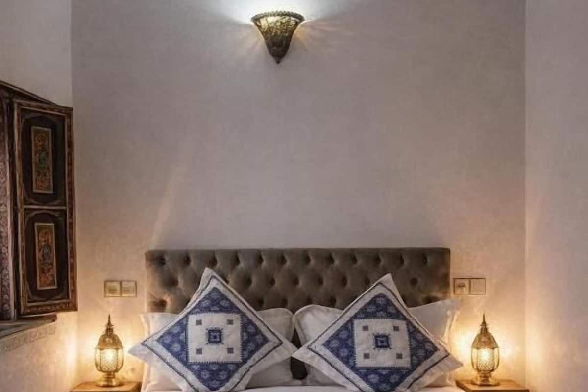 Habitación doble, vistas al patio | Caja fuerte, sistema de insonorización, wifi gratis