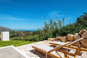 Terrace/patio - Bellacosa Villa with Private Pool and View (Sicilia)