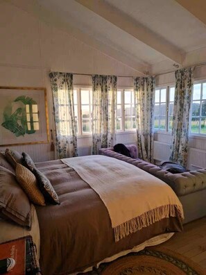 6 bedrooms, iron/ironing board, Internet, bed sheets - Gorgeous 6-bedroom country house in charming Los Lagos (Los Lagos)