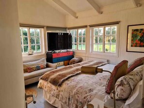 6 bedrooms, iron/ironing board, Internet, bed sheets - Gorgeous 6-bedroom country house in charming Los Lagos (Los Lagos)